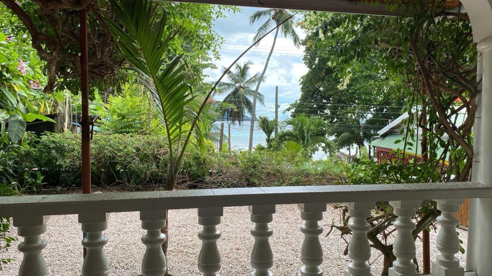 Beau Bamboo Apartment Beau Vallon  Bagian luar foto